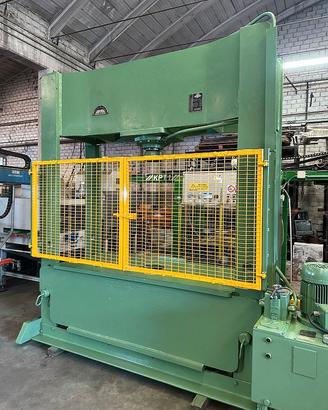 Pressa Bignozzi da 160 ton e 500 bar