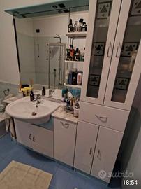 Mobile bagno con lavabo