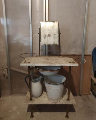 Mobile di antiquariato