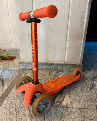 Micro mini monopattino