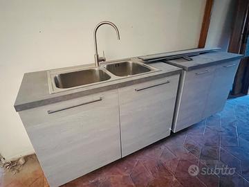 Cucina piano lavabo e piano appoggio