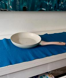 Padella antiaderente in ceramica, senza teflon