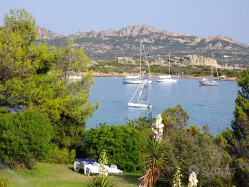 In villetta con giardino/parco ed accesso al mare