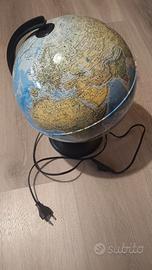 Mappamondo con luce interna