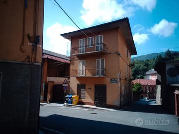 Vendita casa indipendente forno canavese