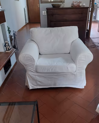 poltrona Ektorp IKEA con fodera di ricambio.