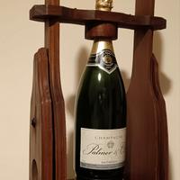 Versatore in legno per vino