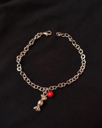 braccialetto argenteo con charms caramella