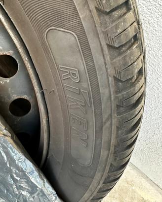 4 Gomme 4 stagioni 185/65 R15 con cerchio ferro