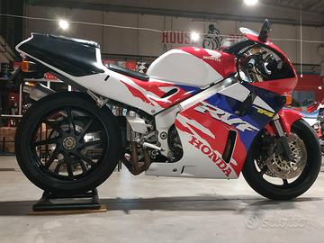 Honda rvf 400 r - nc35 ( fmi )