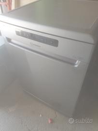 Lavastoviglia indesit 