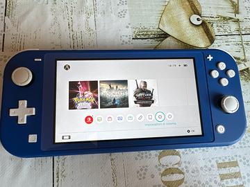 Nintendo Switch Lite + giochi e custodia