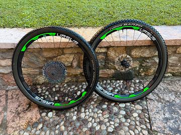 Enve Ruote Carbonio Mtb 29 Lefty Noleggio E Bike Fantic Ebike