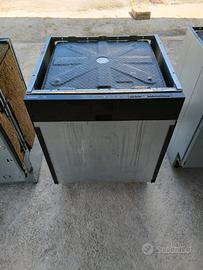 Lavastoviglie CANDY a incasso semi nuova 