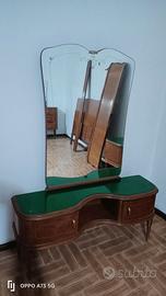 Petineuse o coiffeuse