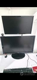 2 Monitor Full HD 27 e 22 pollici