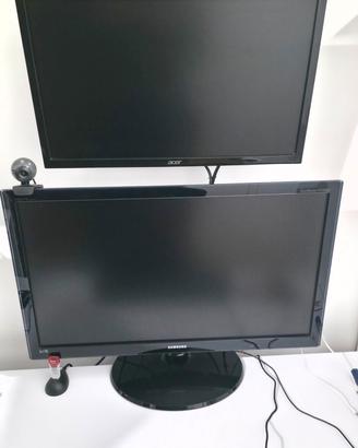 2 Monitor Full HD 27 e 22 pollici