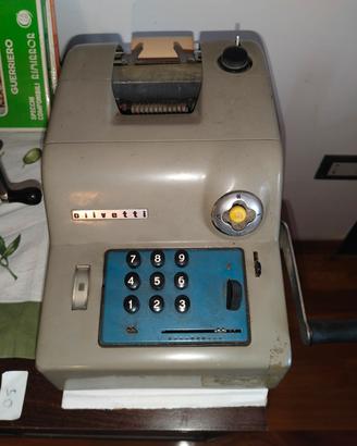 Vecchio contatore/registratore di cassa