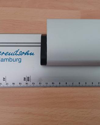 perforatrice per fogli in carta con righello