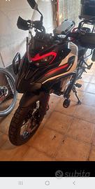 Moto Benelli Trk 702