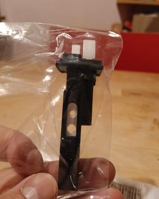 Gancio tappo rifornimento Dacia