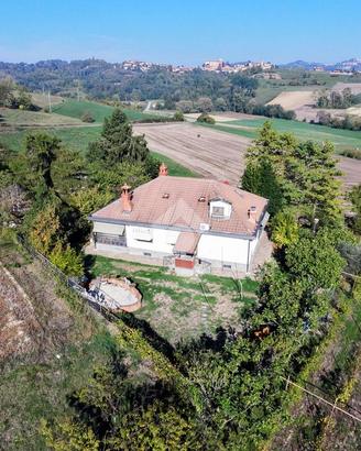 VILLA SINGOLA A MONCUCCO TORINESE