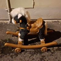 Cavalluccio a dondolo 