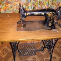 Macchina da cucire elettrica, marca Singer, 31K17