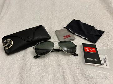 Occhiali da sole Ray-Ban RB8313 Carbon Fibre