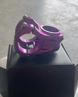 aggancio manubrio burgtec viola per mtb