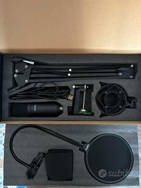 Microfono con asta per streaming, podcast e altro