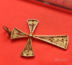 Croce pendente in argento 800
