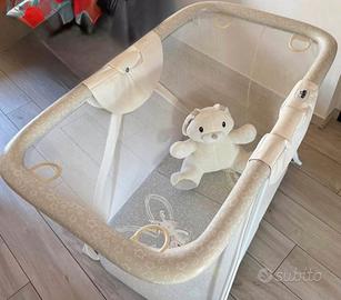 Box Cam con tappeto morbido e coniglio peluche