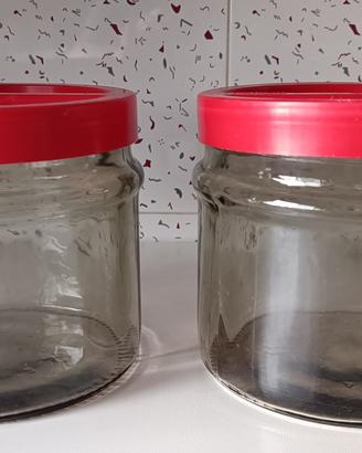 Barattoli grandi di varie dimensioni per conserve