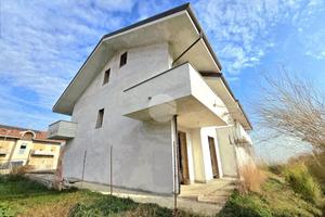 VILLA A SCHIERA A SAN BENIGNO CANAVESE