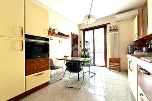 3 LOCALI A LA LOGGIA