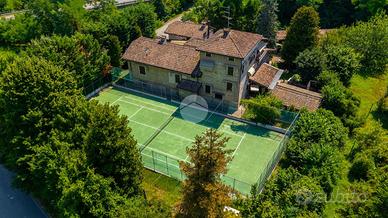 VILLA SINGOLA A ALBINEA