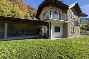 VILLA SINGOLA A PRIMALUNA