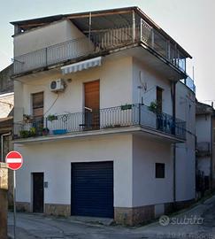 Casa indipendente con ampia terrazza panoramica