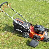 Potente rasaerba con trazione