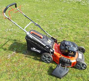 Potente rasaerba con trazione