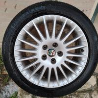 ALFA 159 - CERCHIO IN LEGA DA 17" GOMMATO