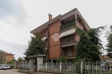 2 LOCALI A RIVA PRESSO CHIERI