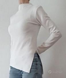 Maglia bianca a costine Stradivarius – taglia M