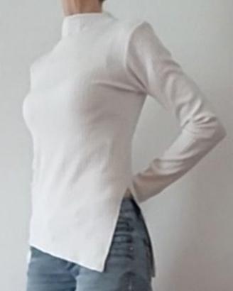 Maglia bianca a costine Stradivarius – taglia M