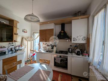 3 LOCALI A SESTRI LEVANTE