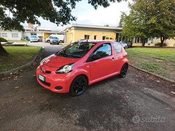 Toyota Aygo 1.0 12V VVT-i 3 porte Sol Connect Red 