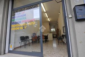 NEGOZIO A BOLOGNA