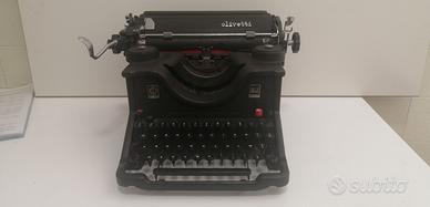 Olivetti M40 / Macchina da scrivere vintage