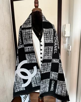 Stola Chanel